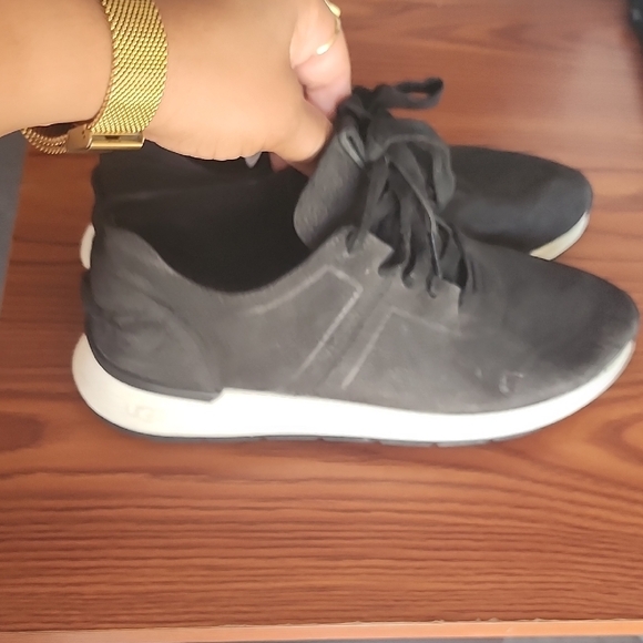 UGG Womem Black Casual Shoes - Picture 4 of 6